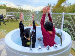 Outdoor spa tub - Longedfor Okinawa stay in a rental villa / Kunigami-gun Okinawa (Kunigami-gun)