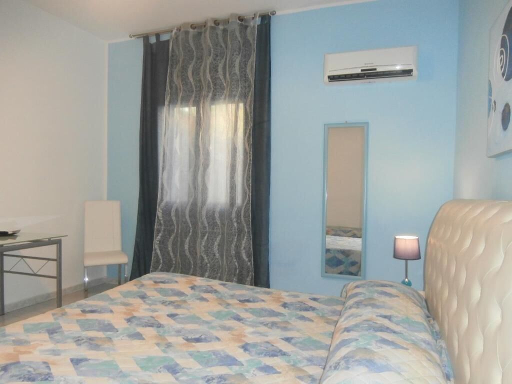 Triple Room | Desk, free WiFi, bed sheets