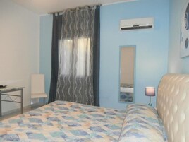 Triple Room | Desk, free WiFi, bed sheets