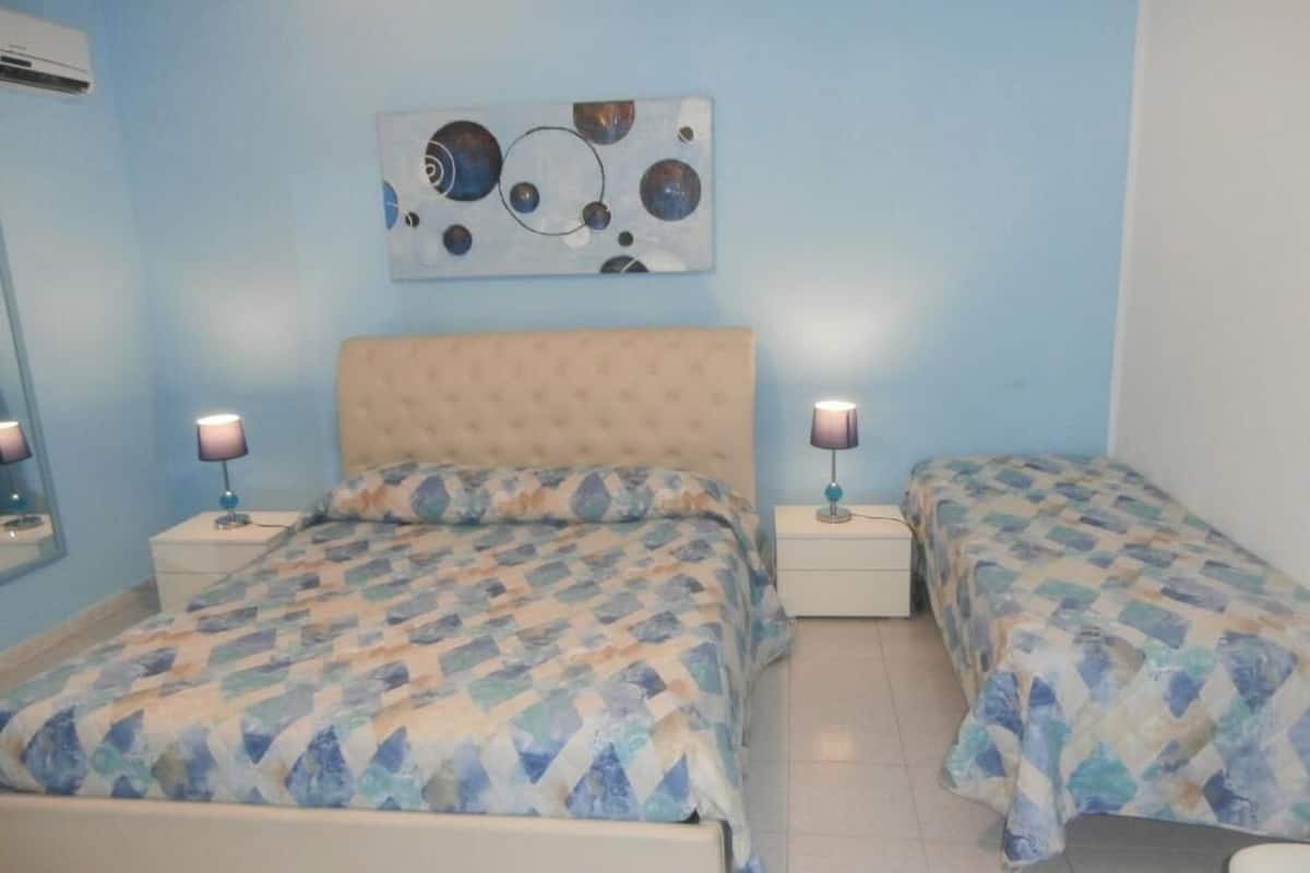 Kamar Triple | Meja kerja, Wi-Fi gratis, dan seprai linen
