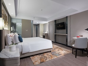 1 bedroom, minibar, in-room safe, desk