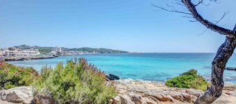 CLASSIC FIRST LINE VILLA IN CALA RATJADA