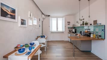 Colazione a base di specialità locali inclusa