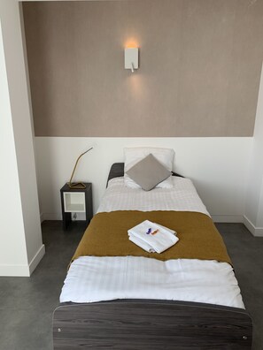 Studio, 1 Twin Bed | Individually furnished, desk, soundproofing, free WiFi - Moov'Appart Hotel Clichy (Clichy)