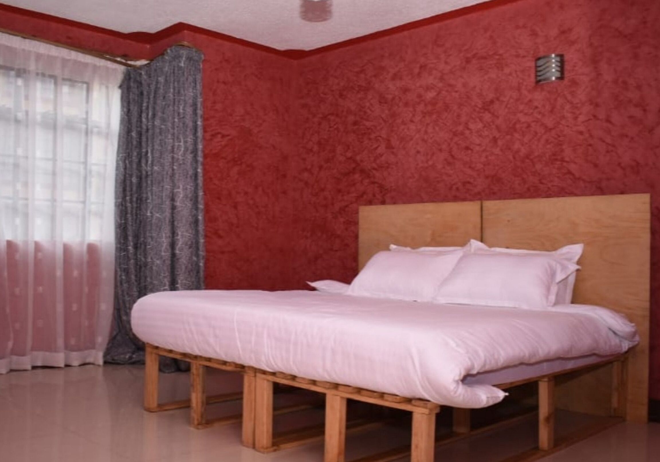 deluxe room, 1 double bed | 3 bedrooms, iron/ironing board, free wifi, bed sheets