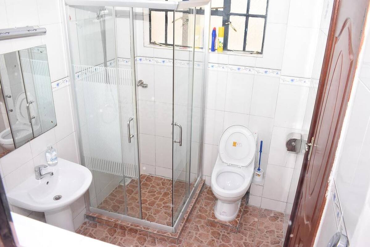 deluxe room, 1 double bed | bathroom | towels