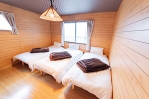 3 chambres, bureau, accès au Wi-Fi (inclus), literie fournie