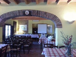 Free daily buffet breakfast - Agriturismo La Rovere (Marcaria)