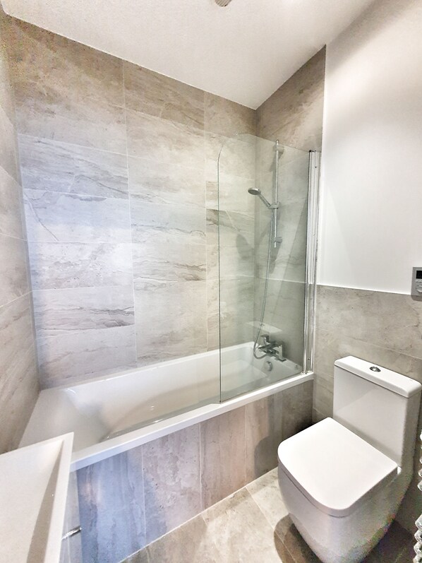Bathroom - Modern Executive Apartment in Reading (Reading)