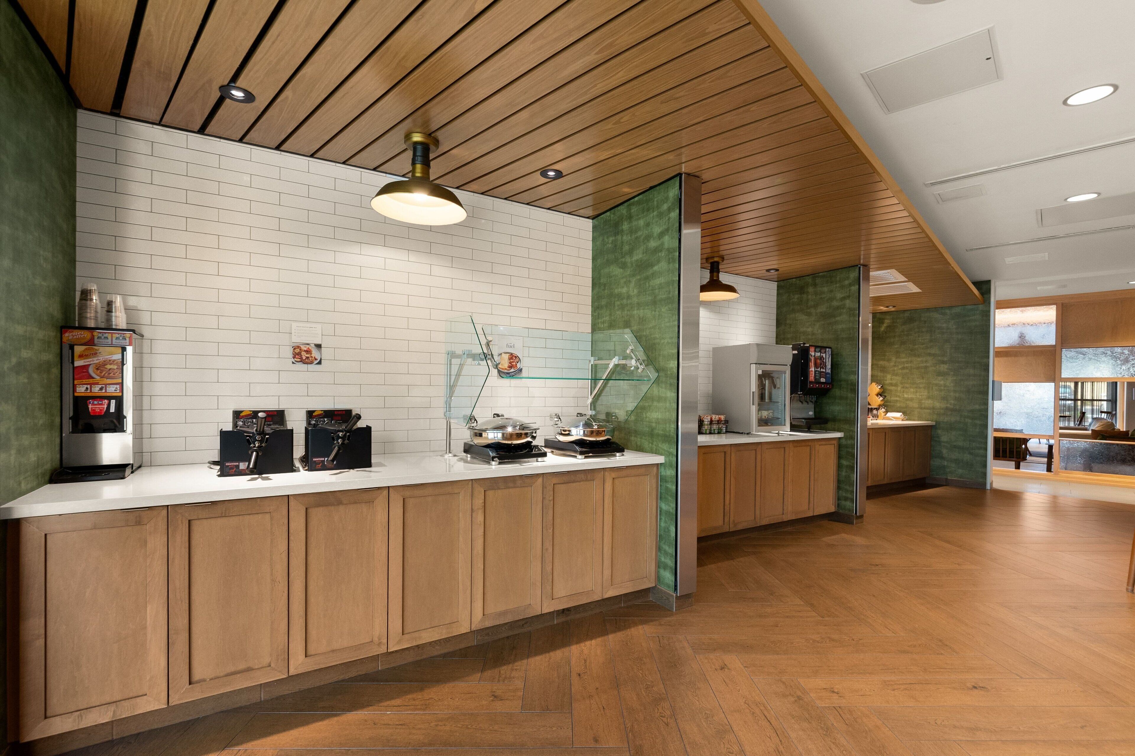 free daily continental breakfast