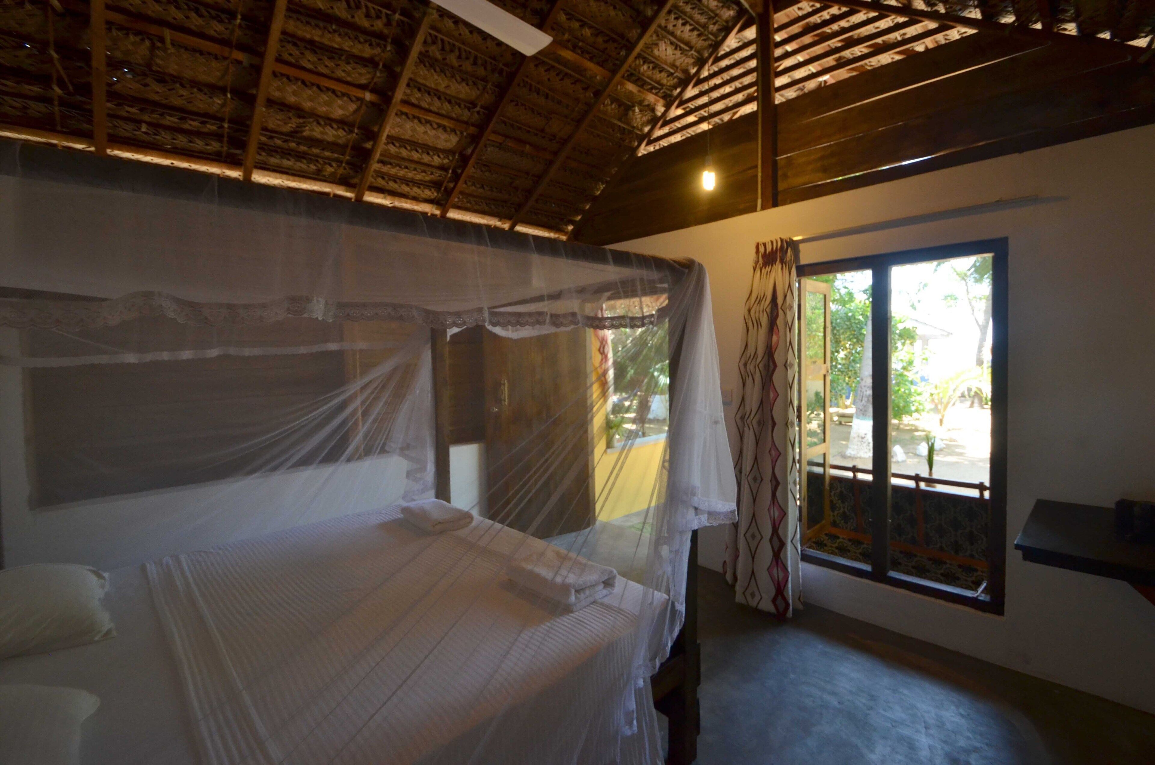 Desk, laptop workspace, free WiFi, bed sheets