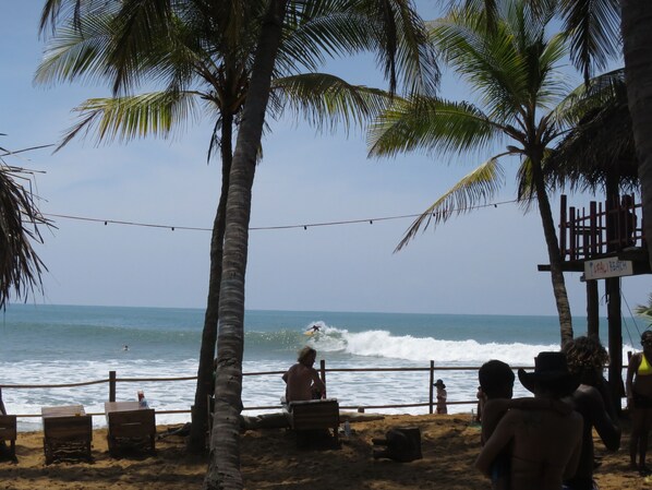 En la playa, arena blanca