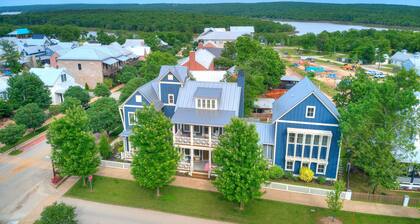 Carlton Landing-Spacious home on Boulevard