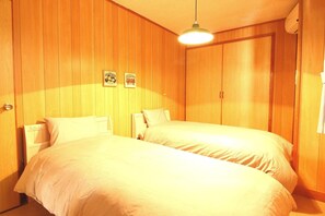 3 bedrooms, iron/ironing board, free WiFi, bed sheets - Coral Sea FrontSpacious  Cozy  Clean Room / Nakagami-gun Okinawa (Nakagami-gun)