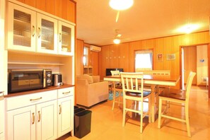 Dining - Coral Sea FrontSpacious  Cozy  Clean Room / Nakagami-gun Okinawa (Nakagami-gun)