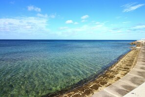 Beach - Coral Sea FrontSpacious  Cozy  Clean Room / Nakagami-gun Okinawa (Nakagami-gun)