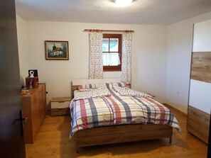 Family House | In-room safe, desk, laptop workspace, free WiFi - Vacation House Donacka Gora (Rogatec)