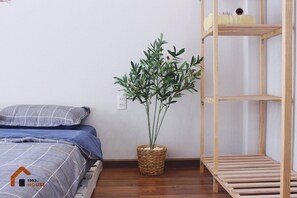 Deluxe Double Room | Desk, iron/ironing board, free WiFi, bed sheets - 1993's House (Ho Chi Minh City)