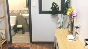 Deluxe Double Room | Desk, iron/ironing board, free WiFi, bed sheets - 1993's House (Ho Chi Minh City)