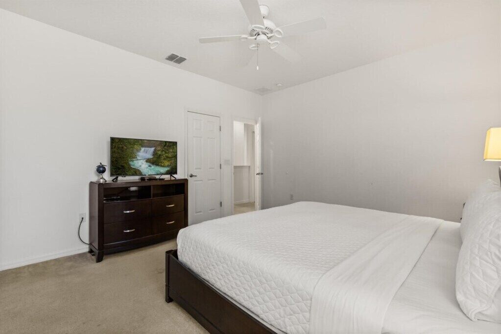 4 bedrooms, WiFi, bed sheets