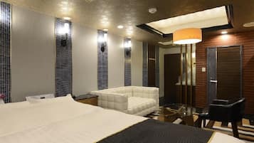 1 bedroom, desk, free WiFi, bed sheets