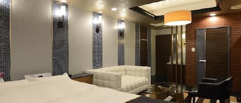 1 bedroom, desk, free WiFi, bed sheets