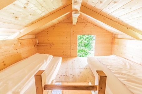 Almhütte Rauschberg | 1 bedroom, desk, bed sheets. Almdorado