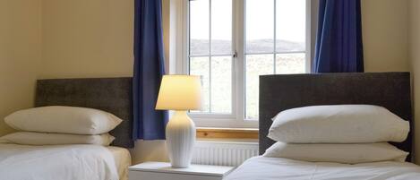 3 bedrooms, free WiFi, bed sheets