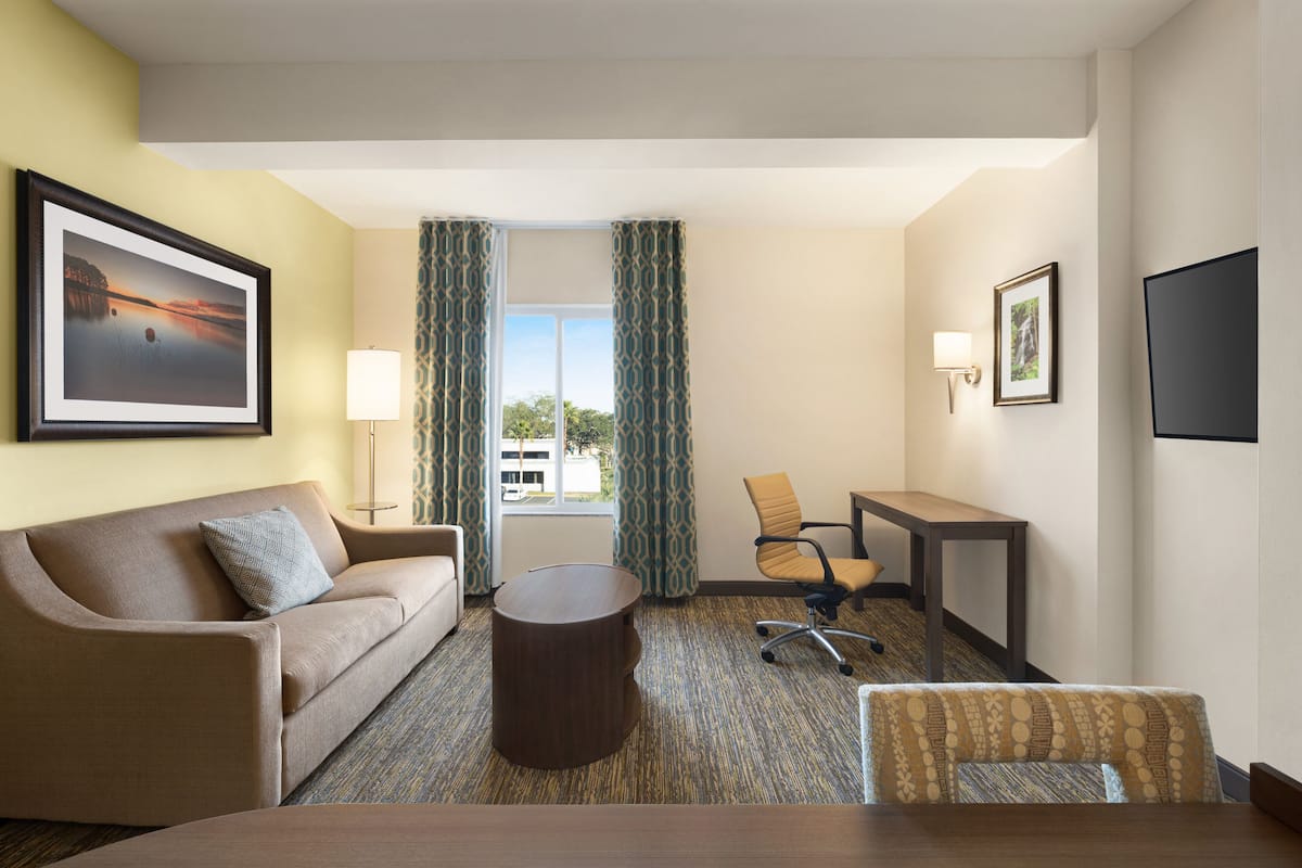 1 bedroom, premium bedding, pillowtop beds, desk