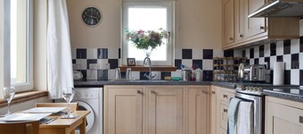 A perfect house for a couple wanting to spend a week or two on Skye.