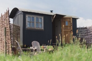 Exterior - Traditional shepherd's huts in the middle of a National Nature Reserve. (Sheerness)