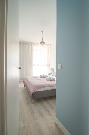 3 bedrooms, iron/ironing board, travel crib, free WiFi