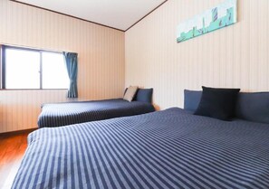 1 quarto, escrivaninha, ferros/tábuas de passar roupa, Wi-Fi de cortesia