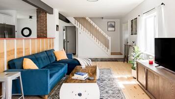 Älytelevisio, kirjoja, stereot