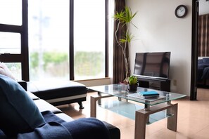 TV - 2BR Apt201 American VillageBeach 1min by car / Nakagami-gun Okinawa (Nakagami-gun)