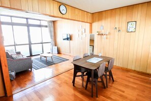 Interior - Standard Twin 303 American VillageBeach 5mi walk / Nakagami-gun Okinawa (Nakagami-gun)