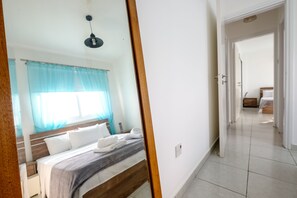 3 quartos, individualmente decorados, individualmente mobiliados