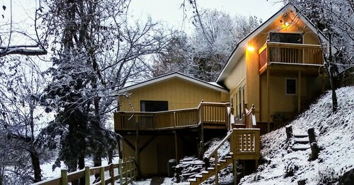 Remodeled Vacation Home in the Mountains - Upstairs Balconies, Patios &...