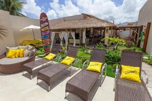室內泳池、室外泳池