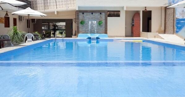 Indoor pool, outdoor pool - Pousada Villa Goya (São José da Coroa Grande)