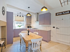 Oven, dishwasher, freezer - An immaculately presented, 2 bedroom property with river views. (Gargrave)