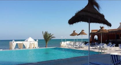 Crystal Azur Hôtel - Hostel