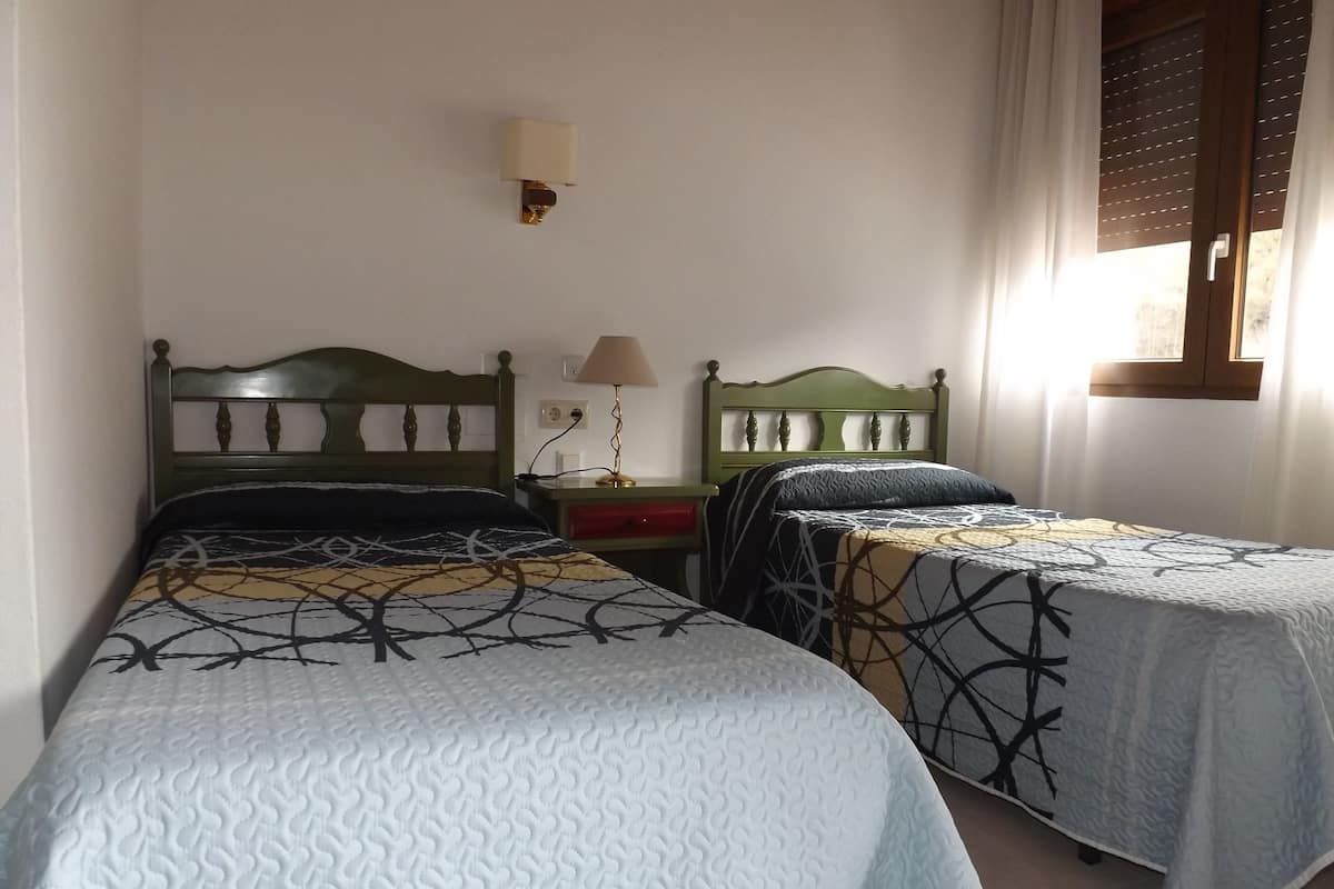 Chambre (Quintuple) | Lits pliants/supplémentaires, Wi-Fi gratuit, draps fournis