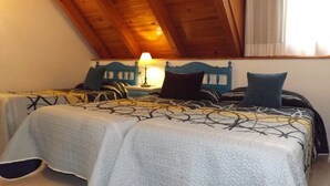 Triple Room - Hotel Shadows (Bossost)