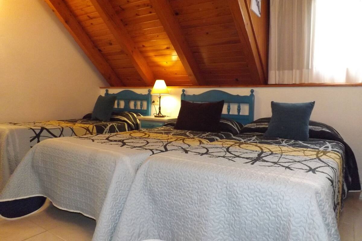 Chambre Triple | Lits pliants/supplémentaires, Wi-Fi gratuit, draps fournis