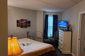 Iron/ironing board, free WiFi, bed sheets