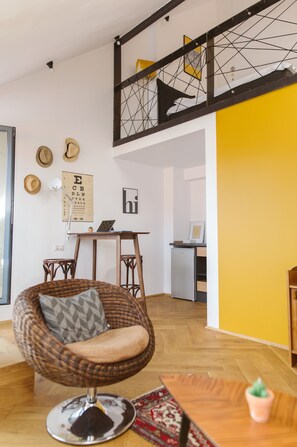 Exclusive-Apartment (3 occ) | Wohnbereich | LCD-Fernseher, Netflix, Fußbodenheizung, Streaming-Dienste