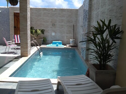 FOOT IN THE SAND HOUSE, 4 bedrooms, 3 bathrooms, barbecue and swimming pool, gourmet balcony.