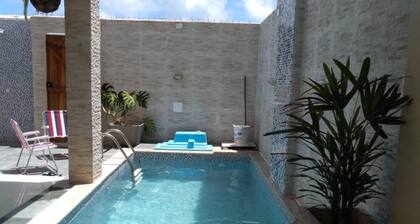 FOOT IN THE SAND HOUSE, 4 bedrooms, 3 bathrooms, barbecue and swimming pool, gourmet balcony.