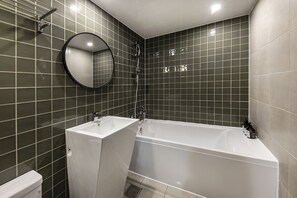 Designer toiletries, hair dryer, bathrobes, slippers - YAJA Hotel Gimhae (Gimhae)